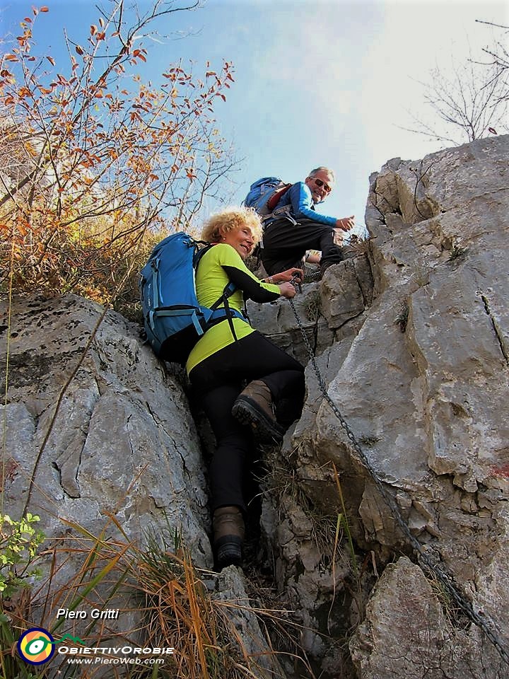 34 Passaggio attrezzato su roccetta .jpg